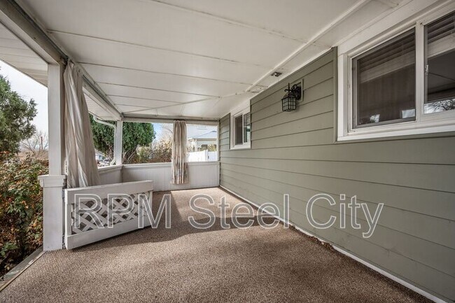 Foto del edificio - 903 W 15th St