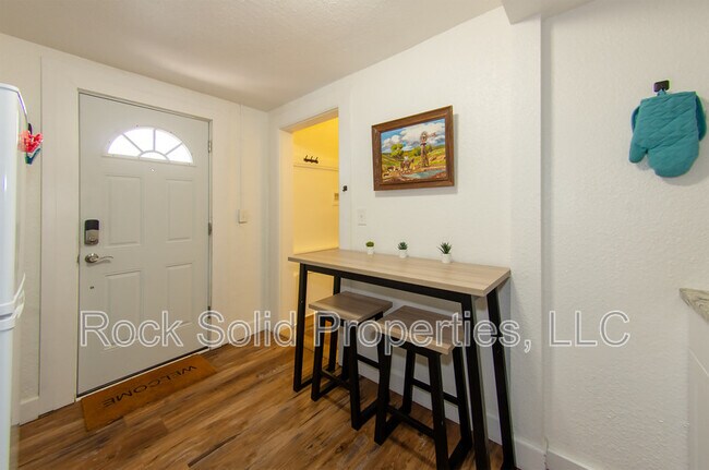 Foto del edificio - 516 E 6th St