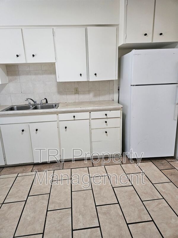 Building Photo - 1229 32nd St