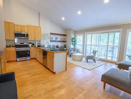 Foto del edificio - 4433 Date Ave