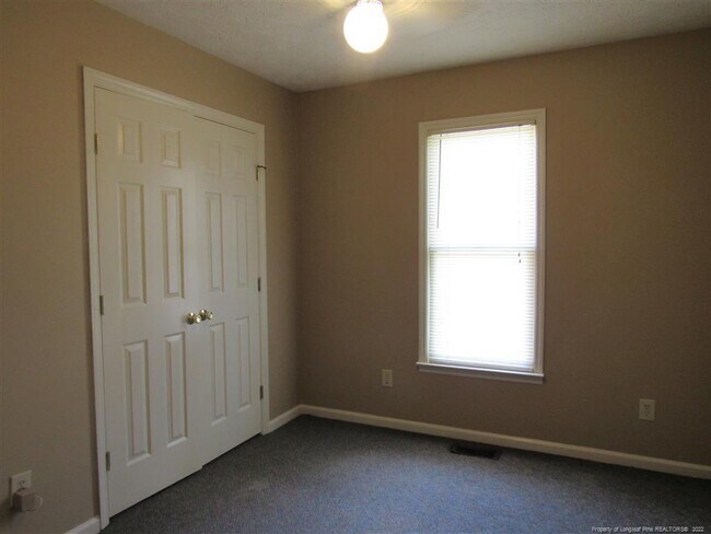 Building Photo - 3615 Hanover Dr