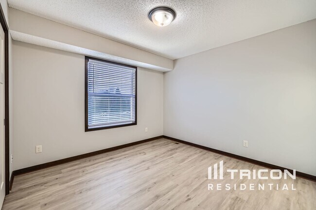 Foto del edificio - 1074 Landings Ln