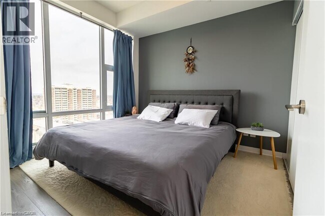 Photo du bâtiment - 85 Duke St W