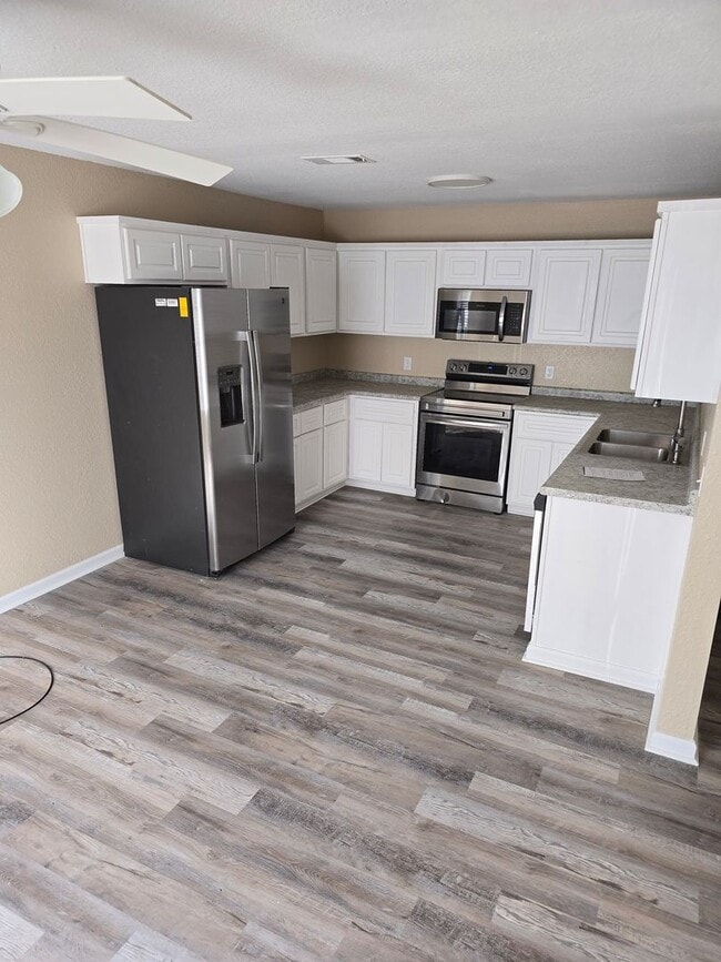 Building Photo - 1802 Teston Ln