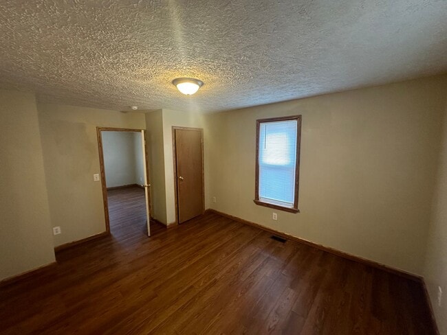 Building Photo - mcc320