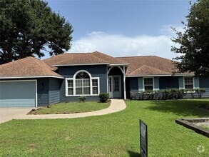 Building Photo - 210 Bluff Dr