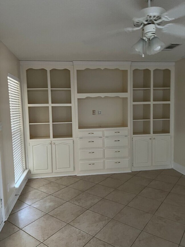 Foto del edificio - 148 Cobblefield Dr