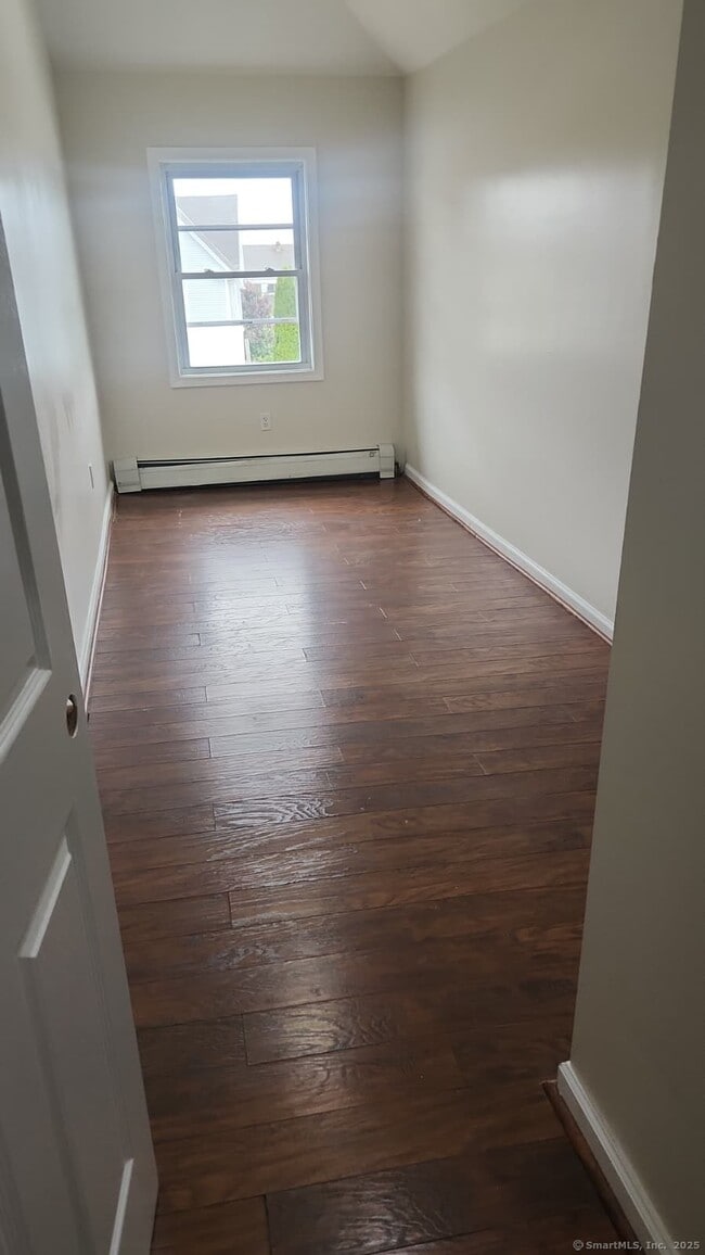 Foto del edificio - 283 Waterview Ave