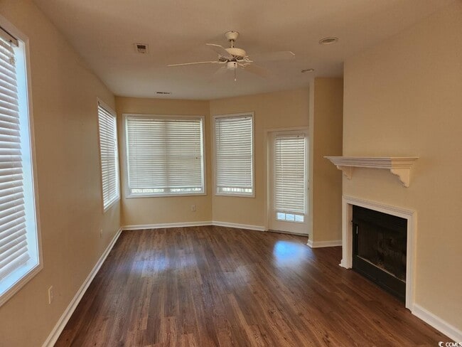 Building Photo - 33 Golf View Ct