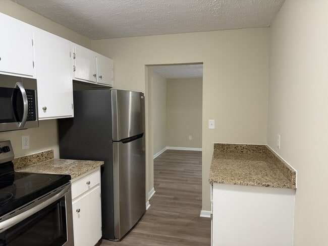 Building Photo - 1705 Cedar Shoals Dr