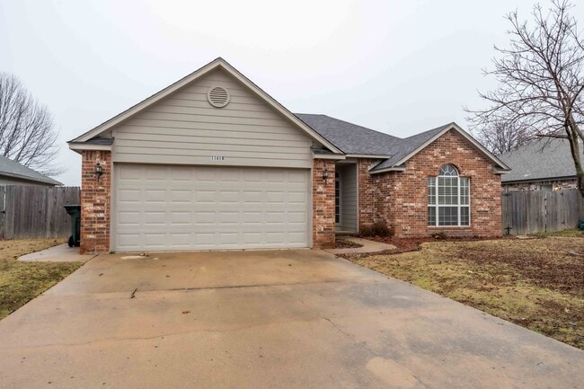 Building Photo - Beautiful 3 bedroom 2 bath in Collinsville!