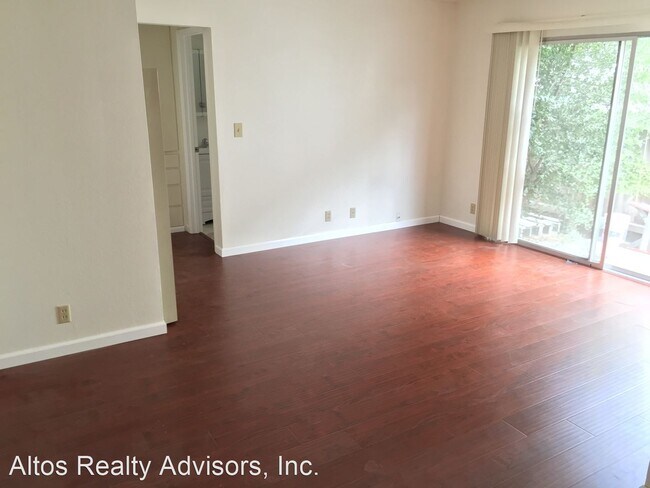 Building Photo - 683 Grand Coulee Ave