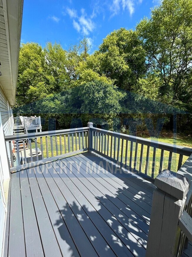Building Photo - ***131 Brooke Lane NE