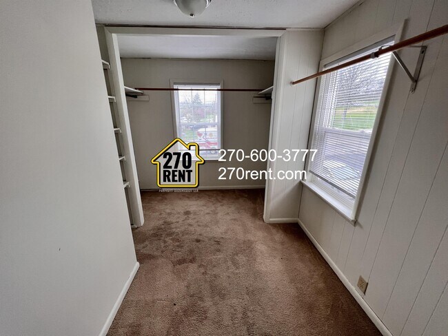 Foto del edificio - 138 Broadway Street, Apt C