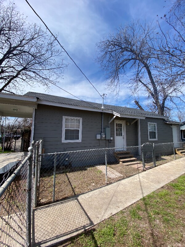 527 McKinley Ave Unit 527, San Antonio, TX 78210 Room for Rent in San