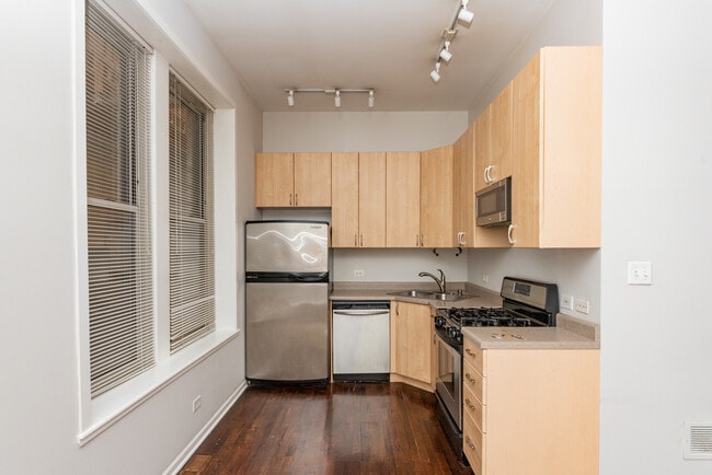 Photo - 2207 W Race Apartment
