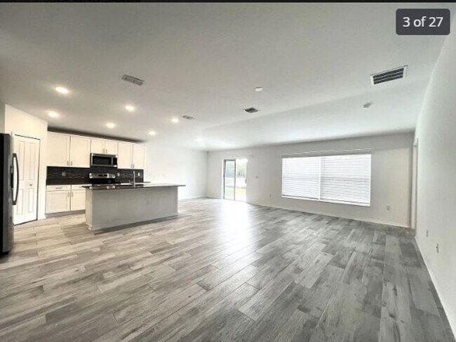 Foto del edificio - 4 Bedroom 2 bath home in the Preserves at LPGA for RENT!