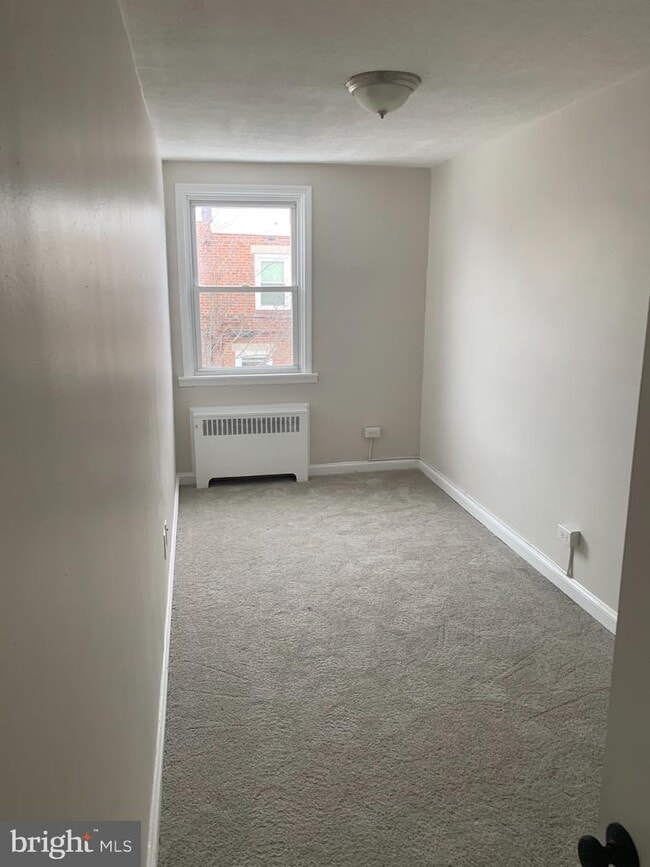 Building Photo - 808 Derwyn Rd