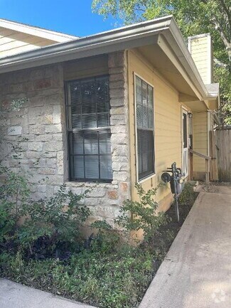 Building Photo - 12406 Deer Falls Dr