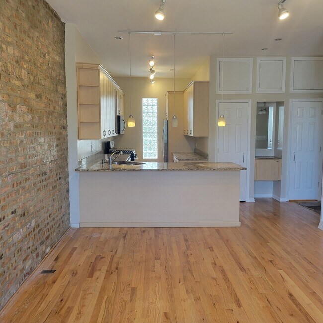 Foto del edificio - 5946 S Prairie Ave