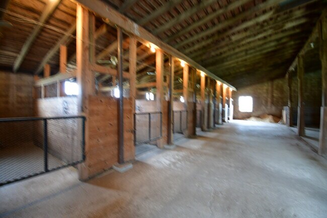 Building Photo - 130 Bigham Rd