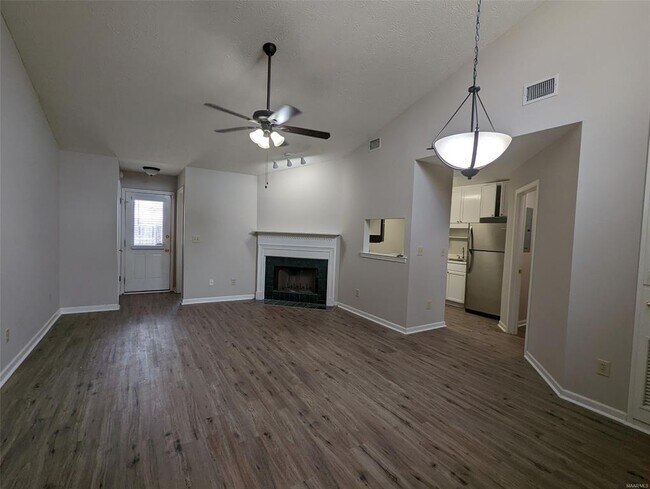 Foto del edificio - 6257 Bell Gables