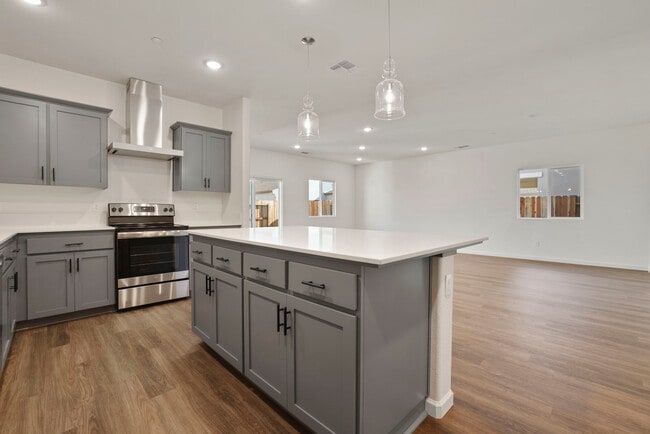 Kitchen - 522 Bedfordshire Dr