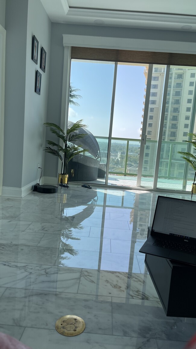 Foto del edificio - 1431 RIVERPLACE Blvd
