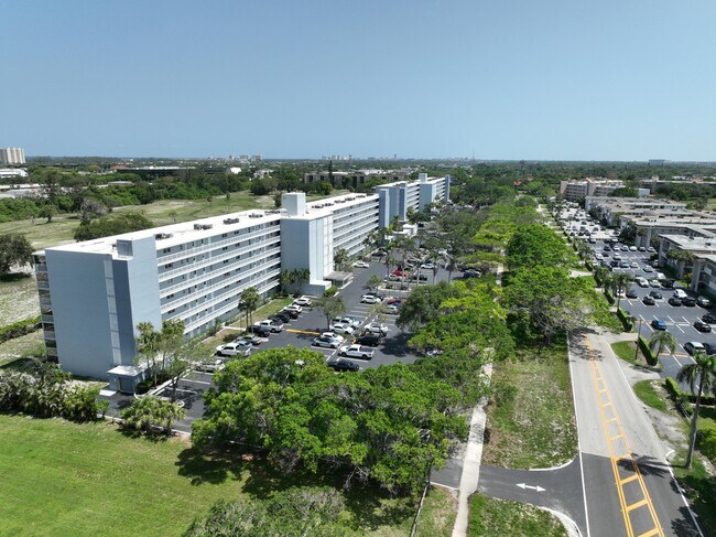 Foto del edificio - 5700 NW 2nd Ave