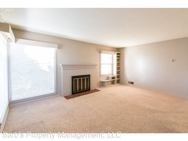 Building Photo - 2 br, 1 bath House - 329 W. Maple St.
