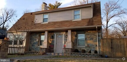 Building Photo - 1709 Forest Glen Rd