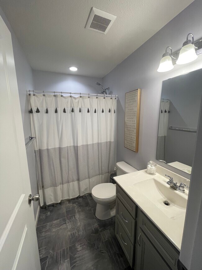 Upstairs Bathroom for Bedrooms 1 and 2 - 682 Satori Way