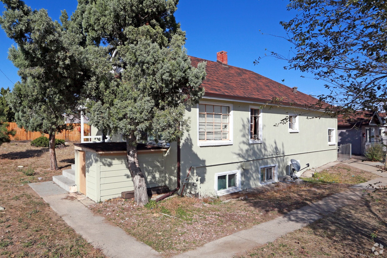 2070 Chambers Rd, Aurora, CO 80011 Apartments in Aurora, CO