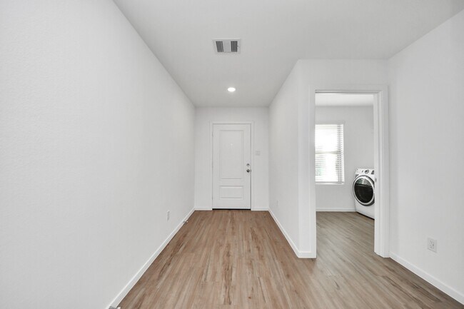 Foto del edificio - 5139 Sunvalley Bend Dr