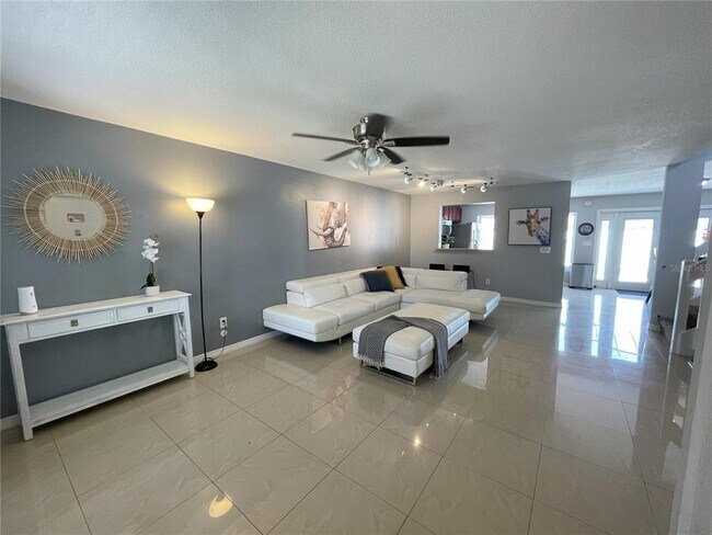 Building Photo - 1106 Martin Blvd