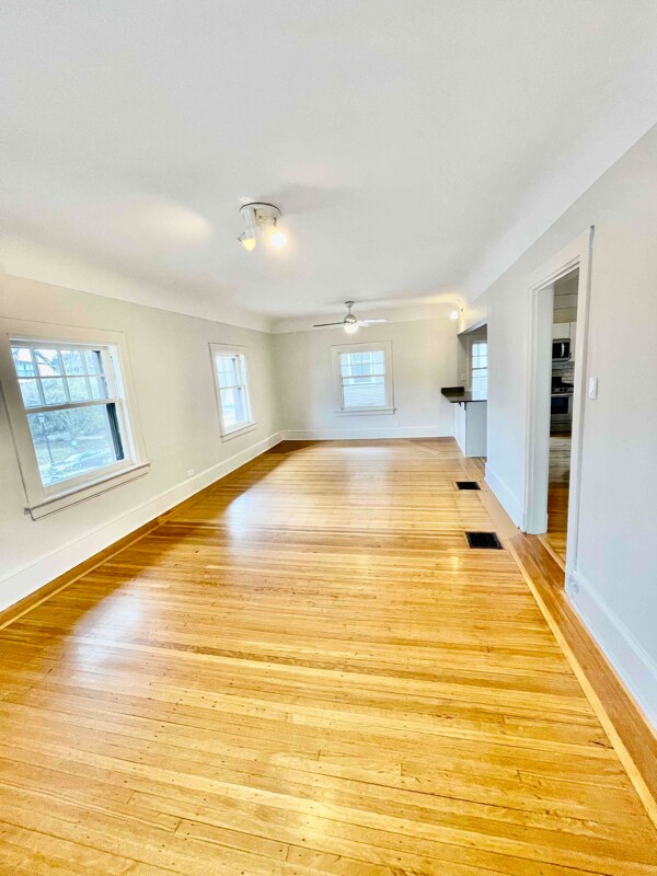 Foto del edificio - 2412 Girard Ave S