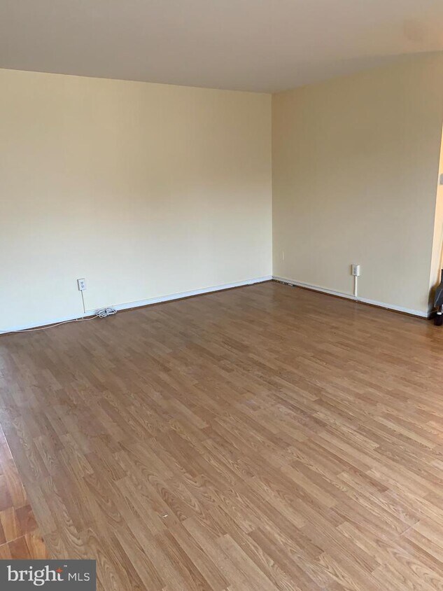 7700 Arehart Dr Unit 1206, New Carrollton, MD 20784 Room for Rent in
