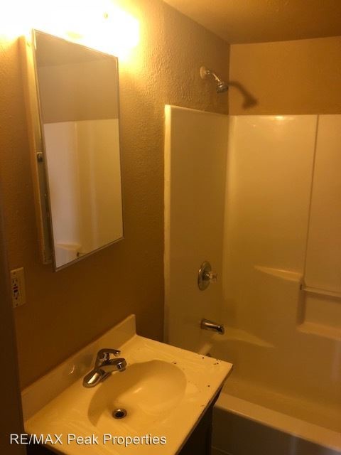Building Photo - 4 br, 2 bath House - 605 S O'leary St