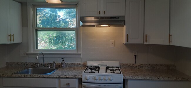 Building Photo - 361 1st St