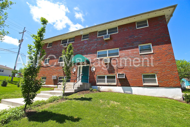 Building Photo - Renovated w/ Free Google Fiber