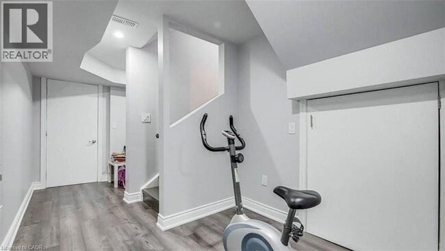 Building Photo - 180 Belmore Ct