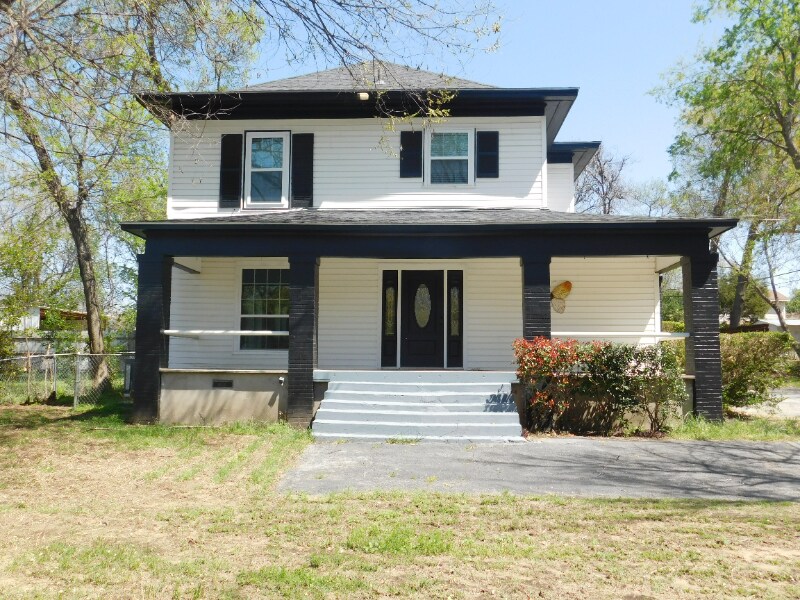 2617 S Handley Dr, Fort Worth, TX 76112 House Rental in Fort Worth