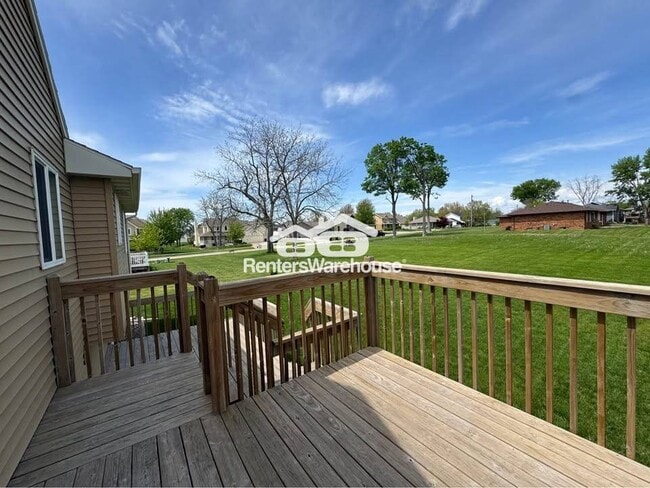 Building Photo - 645 Northview Dr