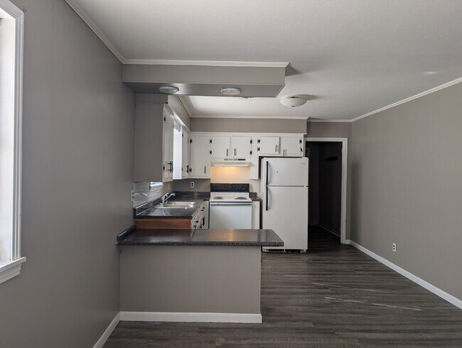 Foto del edificio - 120 Willow Ln