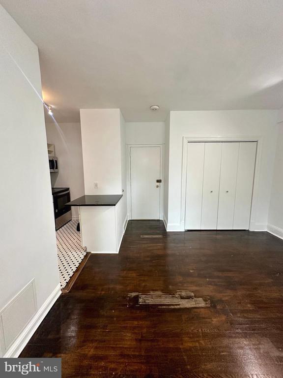 Building Photo - 1954 Columbia Rd NW