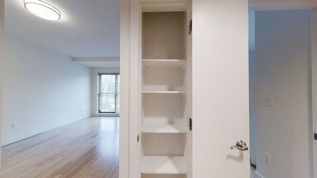 *Las imágenes son muestras representativas de la unidad anunciada. En algunos casos, las unidades reales que usted... - 1108 Boylston St