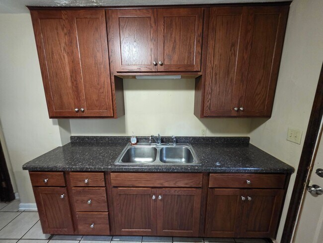 Building Photo - 626-628 Ripley Ave