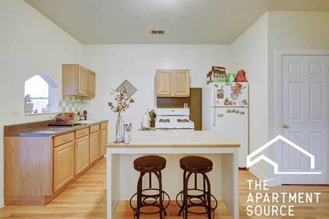 Foto del edificio - 882 N Marshfield Ave