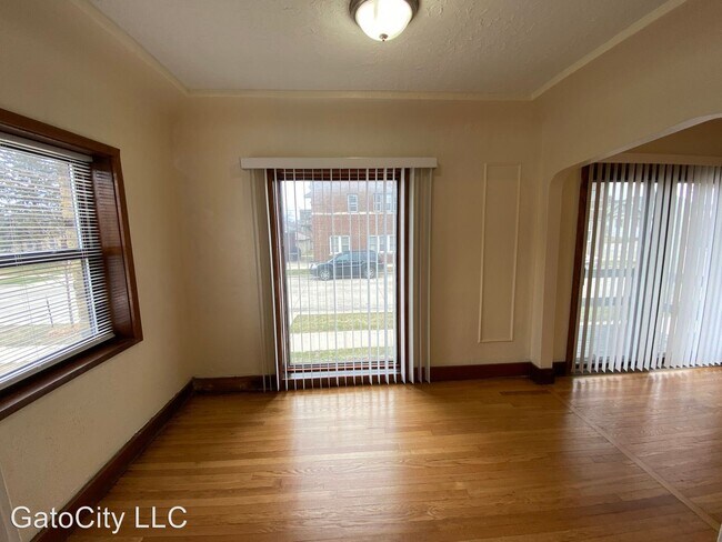 Foto del edificio - 5502 W Burnham St
