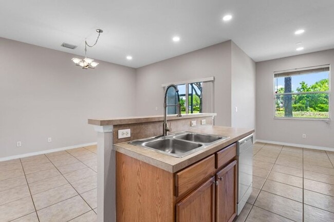 Building Photo - 3051 Grandiflora Dr